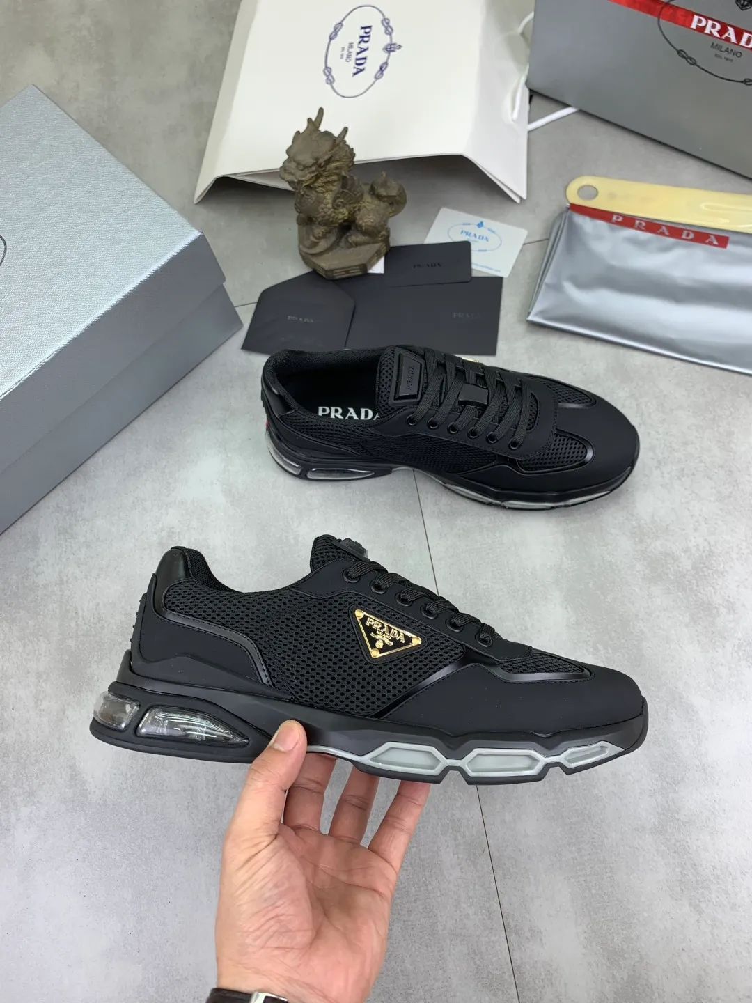 Men's men's shoes 💰P660 💰[New model] The top version is now available on the official website, 🆘 Air-cushion shock-absorbing thick-soled trendy brand (Prada) is the main popular model, avant-garde and versatile fashionable men's shoes, private version mold opening, cowhide surface splicing 1:1.. Simple fashion, original imported cowhide feet; the atmosphere and personality are more fashionable, eye-catching and pursuing class. It will subvert the old idea and be a must-have for fashion trendsetters with you! Must keep it for yourself ! Tall and comfortable, large and low, high-end quality workmanship. Code number: 38-45; 4 colors available.